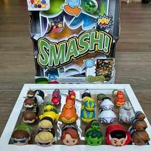36 Marvel tsum tsum and Smash comic box display set